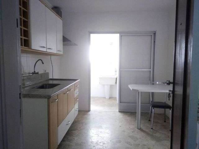 Apartamento com 2 Quarto(s) e 1 banheiro(s) para Alugar, 76 m² por R$ 5250 / Mês