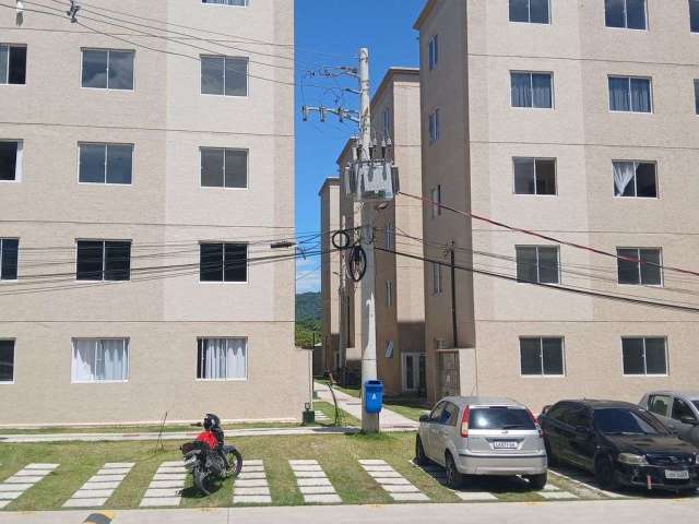 Apartamento com 2 Quarto(s) e 1 banheiro(s) para Alugar, 43 m² por R$ 800 / Mês