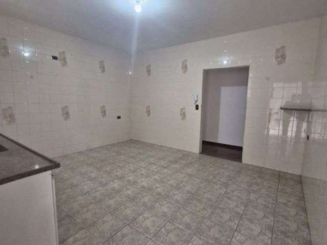 Casa com 4 Quarto(s) e 4 banheiro(s) para Alugar, 200 m² por R$ 2700 / Mês