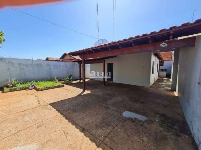 Casa com 2 Quarto(s) e 1 banheiro(s) para Alugar, 80 m² por R$ 1100 / Mês