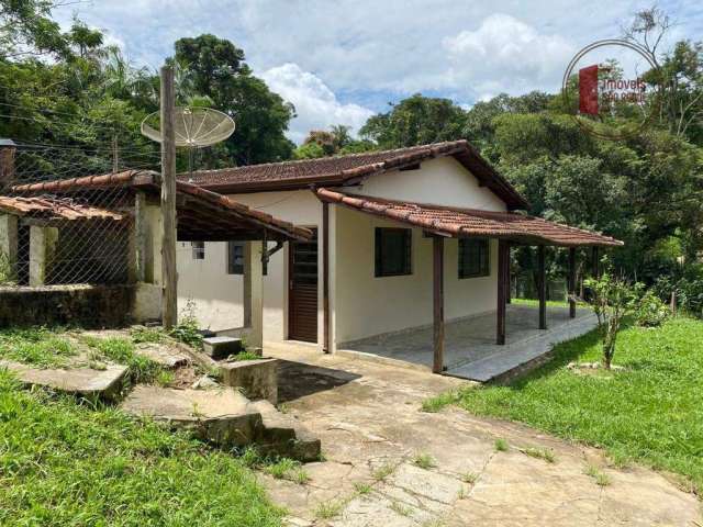 Chácara com 3.400m²  contendo casa com 2 suítes cas