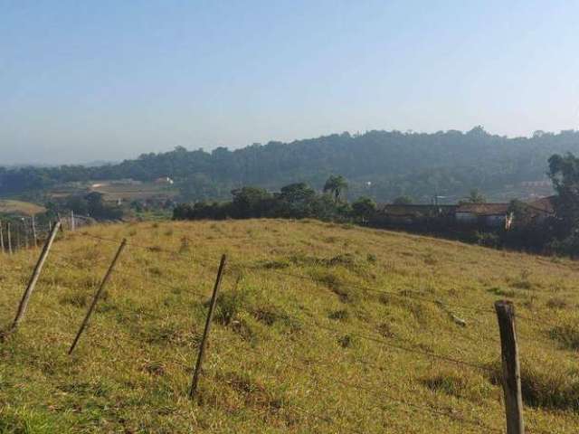 Area rural com 86.000 m² em Canguera