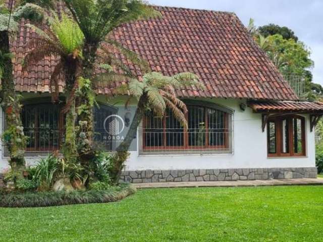 Casa Padrão para Venda em Bom Retiro Teresópolis-RJ