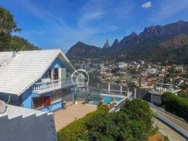 Casa Padrão para Venda em Fazendinha Teresópolis-RJ