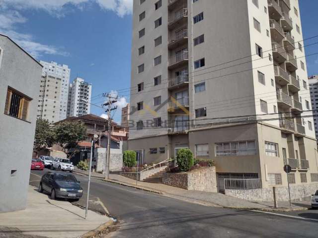 Apartamento reformado com 86 m&#178;no centro de Piracicaba.