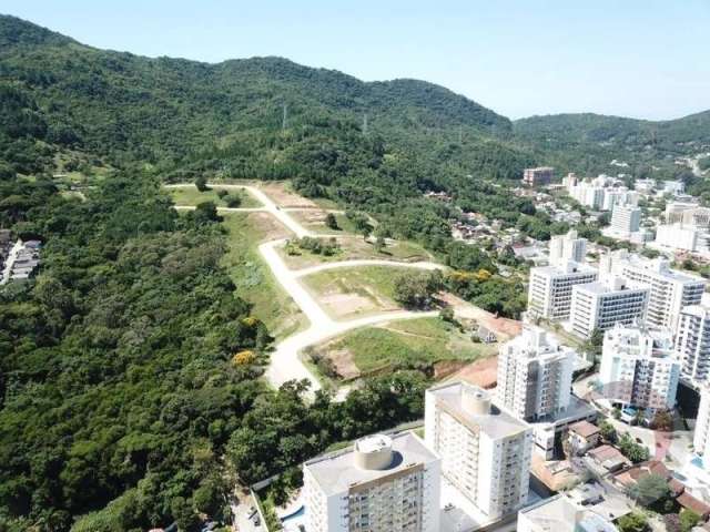 Terreno à venda na Rua Deoscoro Peres, 1, Itacorubi, Florianópolis por R$ 952.000