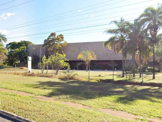 Prédio Comercial com 12.781 m² (área construída) e Terreno com 19.179 m² - Asa Norte - Brasília - DF