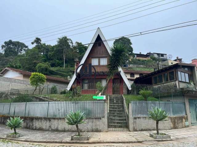 Casa à venda no bairro Jardim Cascata - Teresópolis/RJ