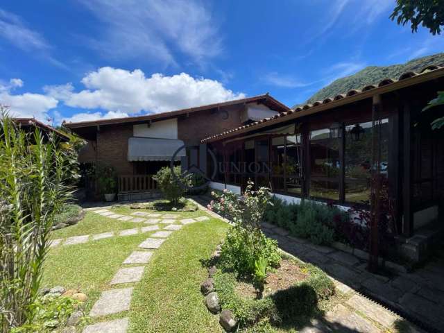 Casa à venda no bairro Carlos Guinle - Teresópolis/RJ