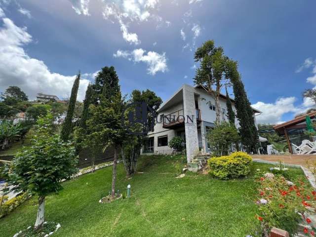 Casa à venda no bairro Golfe - Teresópolis/RJ