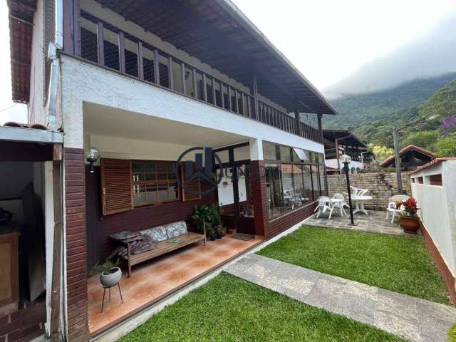 Casa à venda no bairro Carlos Guinle - Teresópolis/RJ