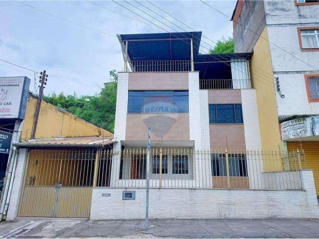 Casa com 4 quartos a venda