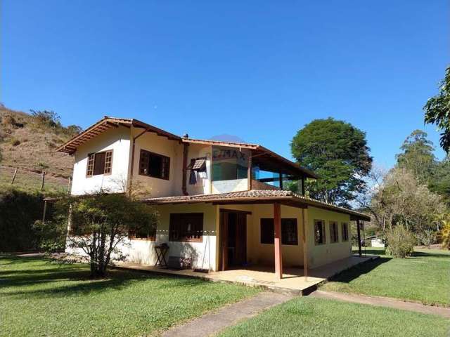 Lindo sitio com cascata natural próximo a juiz de fora