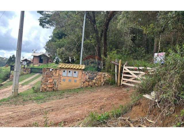 Terreno à venda em Conceição de Ibitipoca, município de Lima Duarte, MG.