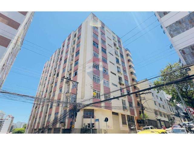 Apartamento 2 quartos com elevador na Rua Espirito Santo - Centro