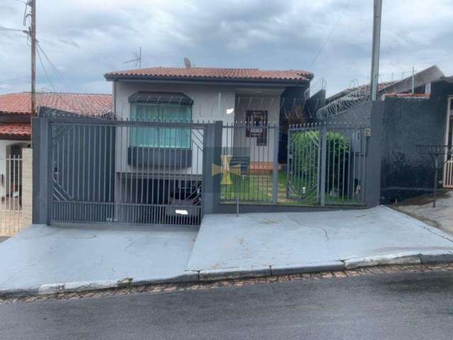 Casa com 3 quartos à venda no Jardim Comendador Cardoso, Bragança Paulista , 208 m2 por R$ 900.000