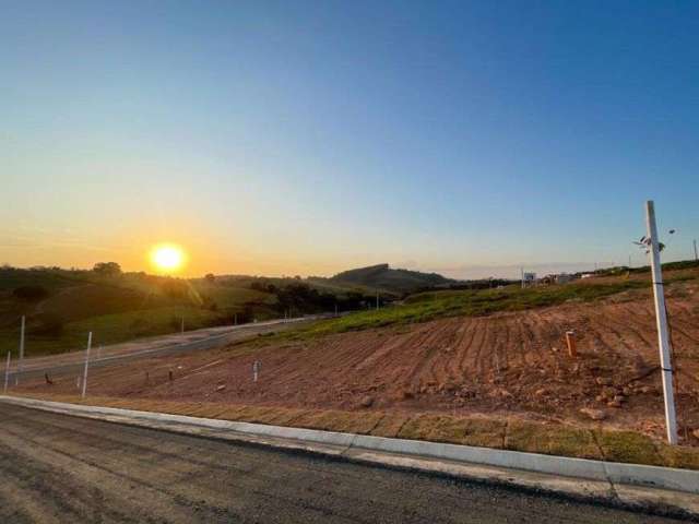 Lindo Lote a Venda no Condomínio Reserva Cararro.