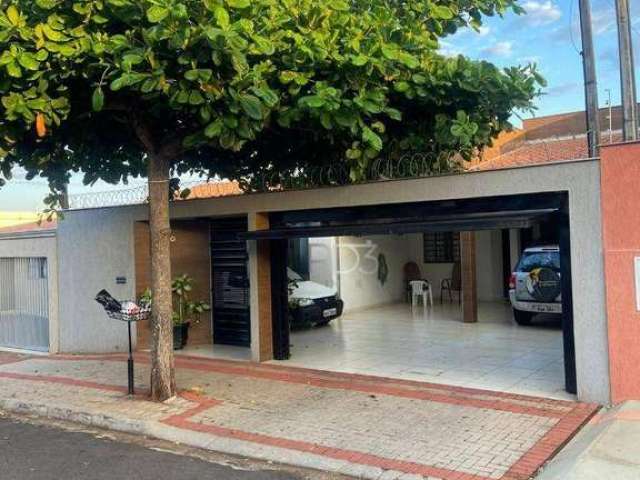 Casa com 3 dormitórios à venda, 185 m² por R$ 690.000,00 - Jardim Pacaembu - Londrina/PR