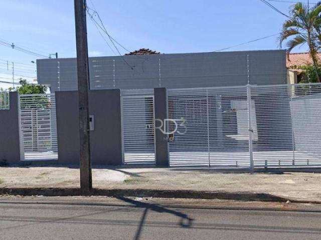 Casa com 3 dormitórios para alugar, 210 m² por R$ 3.100,00/mês - Brasília - Londrina/PR