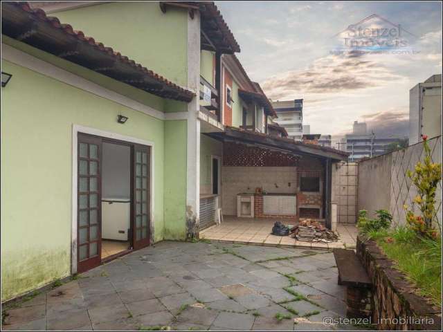 Casa em Village com 2 Quartos + Mezanino, 148m² por R$ 700.000 - Maitinga - Bertioga/SP