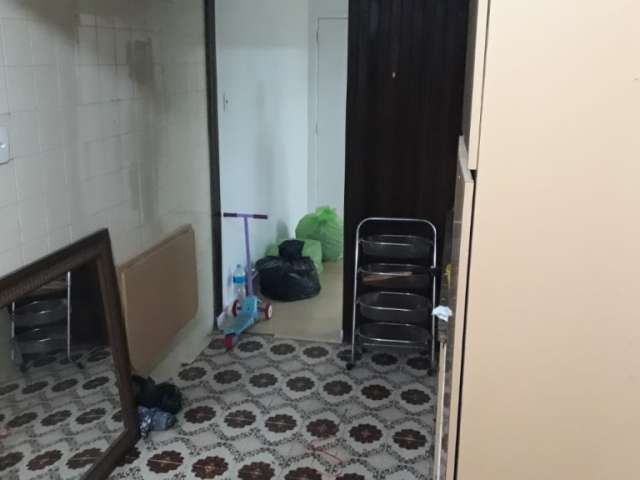 Apartamento localizado em ponto Nobre de Icaraí, sala, 3 quartos sem garagem