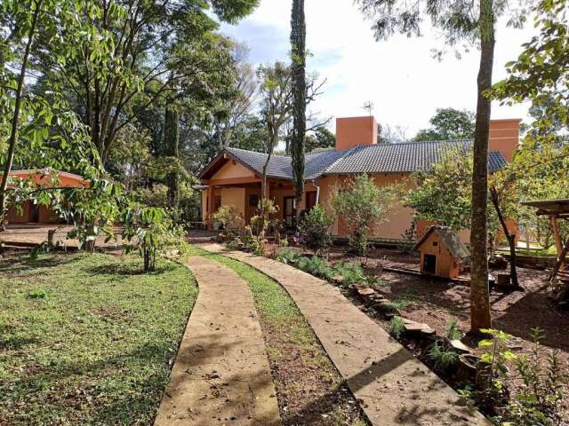 Casa a venda., com terreno de 4.000,00 m²,  área urbana, a menos de  07km do centro de Chapecó.