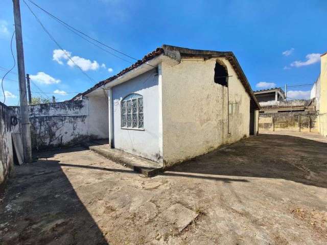 Casa Independente e frente de rua em Nova Iguaçu