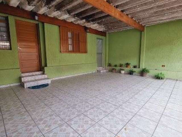 Casa térrea com acessibilidade para venda em Quitaúna, Osasco, com 2 dormitórios, edícula (suíte), 2 vagas de garagem.