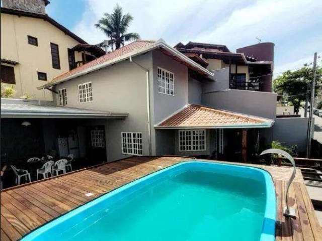 Casa  Com Piscina - Alto Padrão