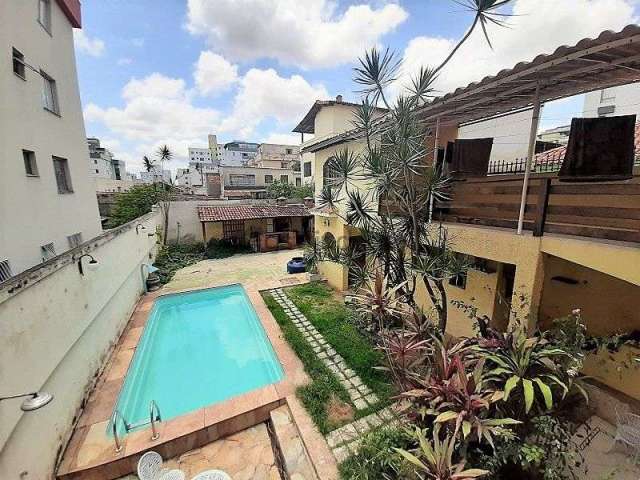 Casa com 8 quartos à venda na Sagrada Família, Belo Horizonte , 400 m2 por R$ 1.500.000