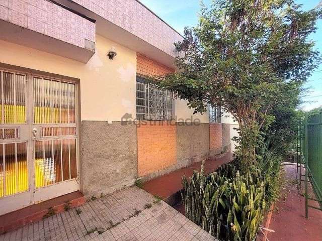 ALUGA-SE CASA 180m² &amp;#150; SANTA TEREZA &amp;#150; BH/MG