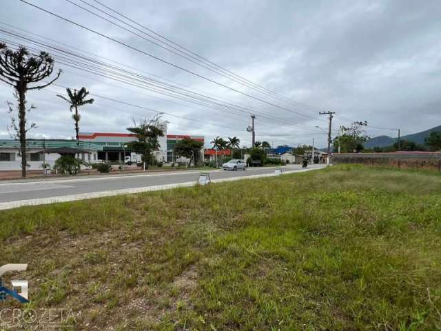 Terreno comercial com 852m2 perto do CTG os praianos em avenida principal.