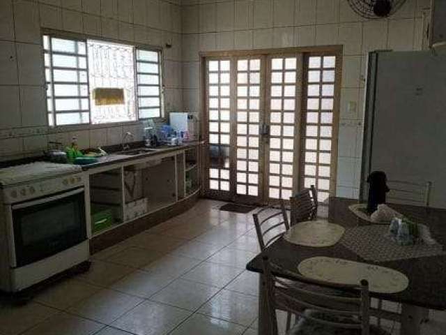 Casa à venda 7 Quartos, 3 Suites, 3 Vagas, 730M², Dom Aquino, Cuiabá - MT