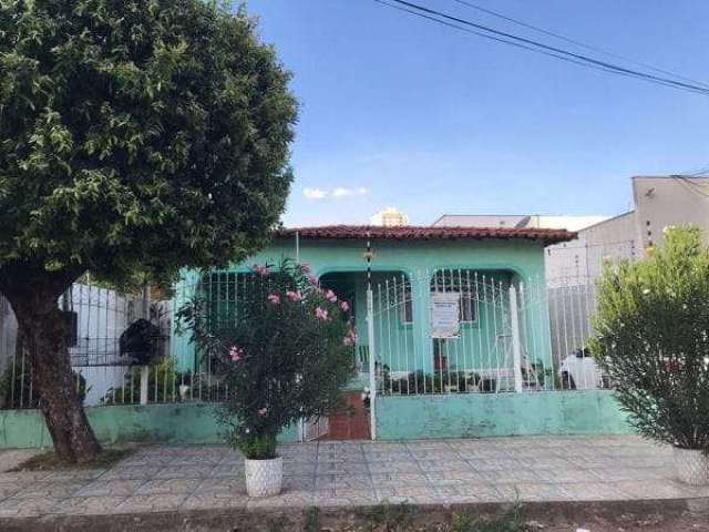 Casa à venda 4 Quartos, 1 Suite, 2 Vagas, 475.75M², Goiabeiras, Cuiabá - MT