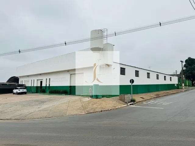 Galpão / Barracão para venda e locação,1.600m2, Centro-Norte, Várzea Grande, MT