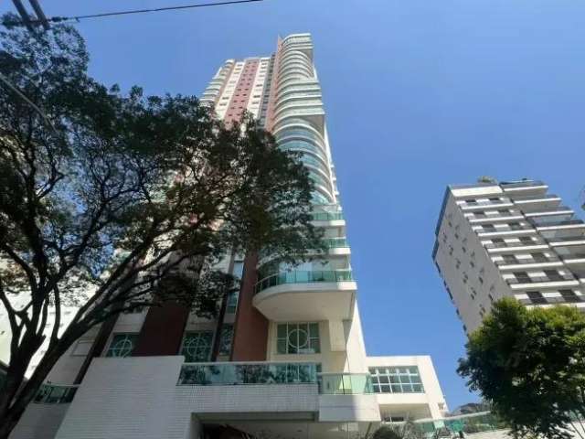 Luxo e Conforto em Santana: Apartamento 220m²  com 5 Vagas de Garagem