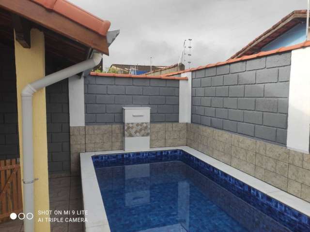 Casa 2 dormitorios piscina financiamento lado pista nova itanhaem