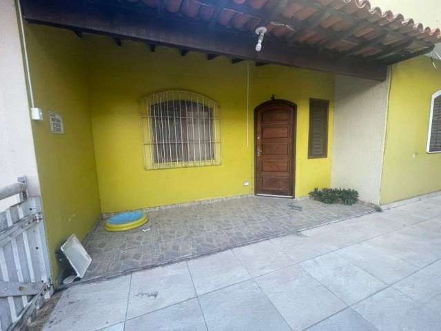 Casa com 2 dormitórios para alugar, 50 m² - Parque Central - Cabo Frio/RJ