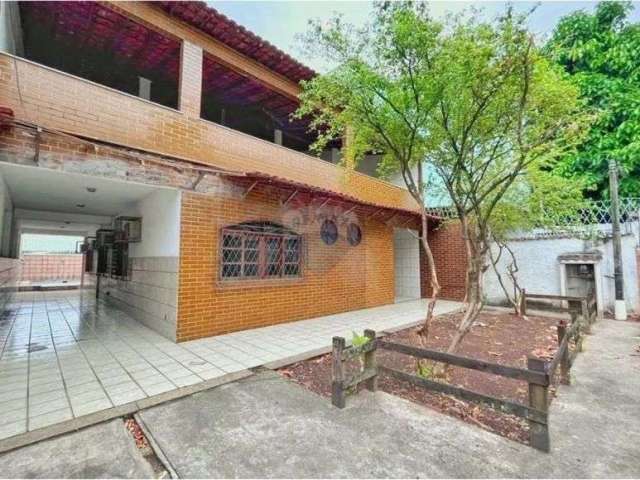 Casa à venda em Curicica com 365m², 4 dormitórios!!