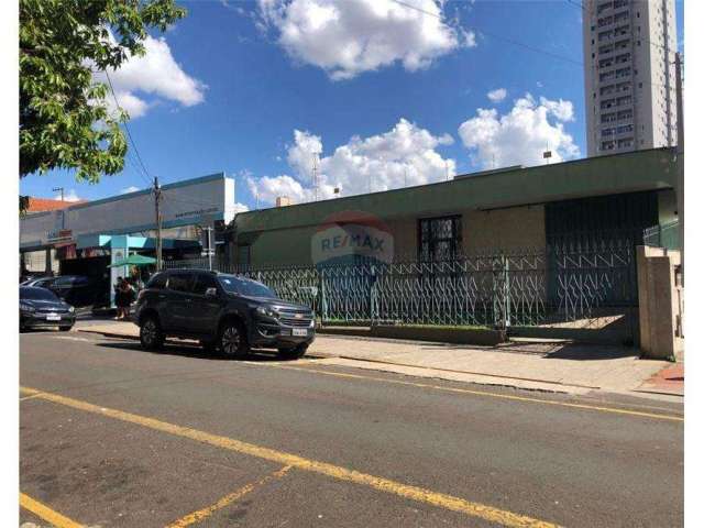 Casa com 04 dormitórios para Locação, 563m². Centro, Piracicaba - SP