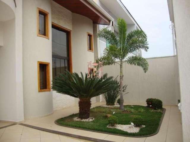 Casa com 3 dormitórios à venda, 300 m²