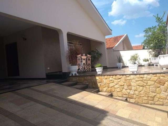 Casa com 3 dormitórios à venda, 150 m²