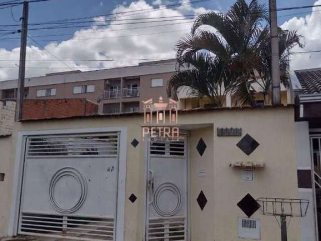 Casa com 3 dormitórios à venda, 100 m²