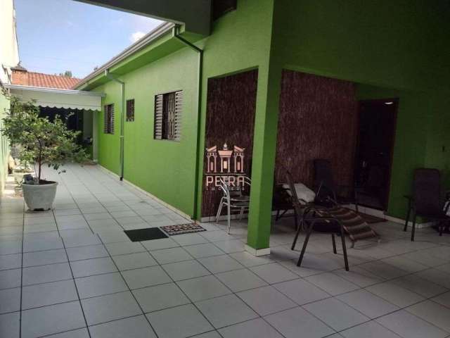 Casa com 3 dormitórios à venda, 227 m²