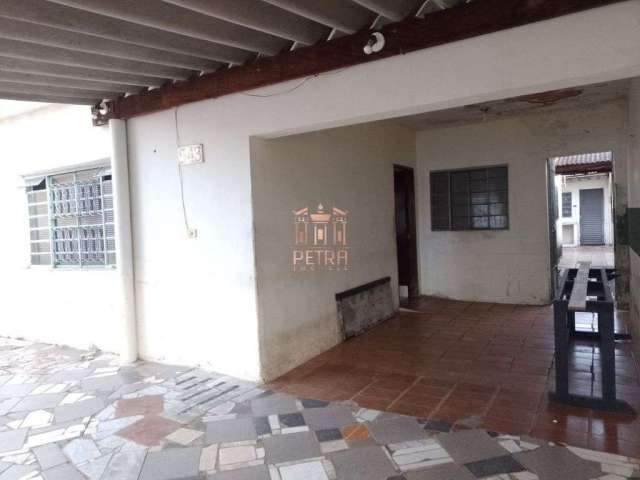 Casa com 3 dormitórios à venda, 200 m²