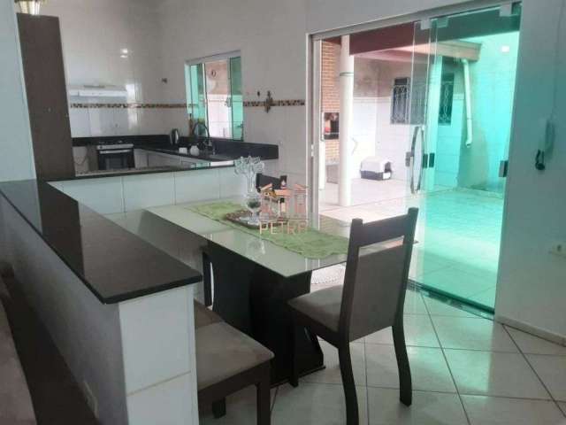 Casa com 3 dormitórios à venda, 250 m²