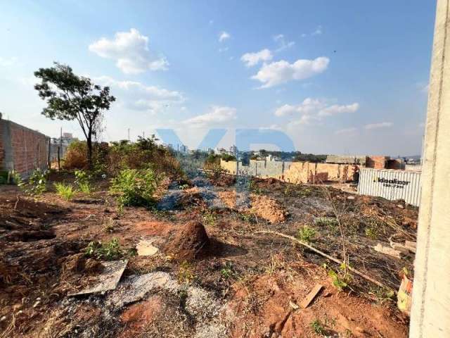 Terreno à venda em Divinópolis-MG: lote de 273m² no Bairro Chanadour, próximo à Faculdade Federal!