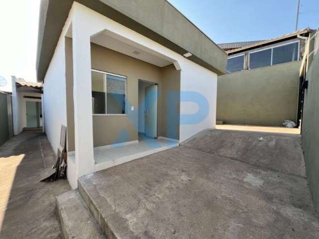 Casa com 2 quartos à venda na Avenida do Trabalho, 900, Interlagos, Divinópolis, 90 m2 por R$ 290.000