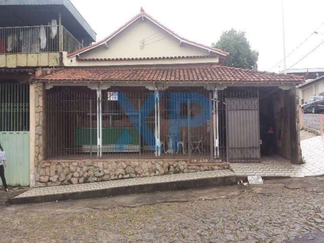 Casa com 3 quartos à venda na Rua Adelino Gomes, 619, Interlagos, Divinópolis, 180 m2 por R$ 300.000