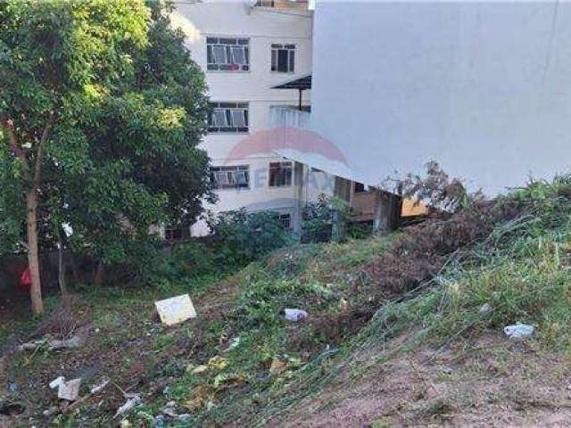 Terreno com 300 m² no bairro Nova Era em Juiz de Fora, Minas Gerais.